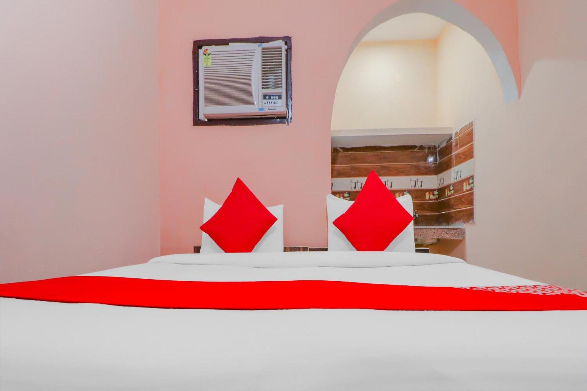 Hotel O Bhardwaj Guest House Garhi Harsaru Dış mekan fotoğraf