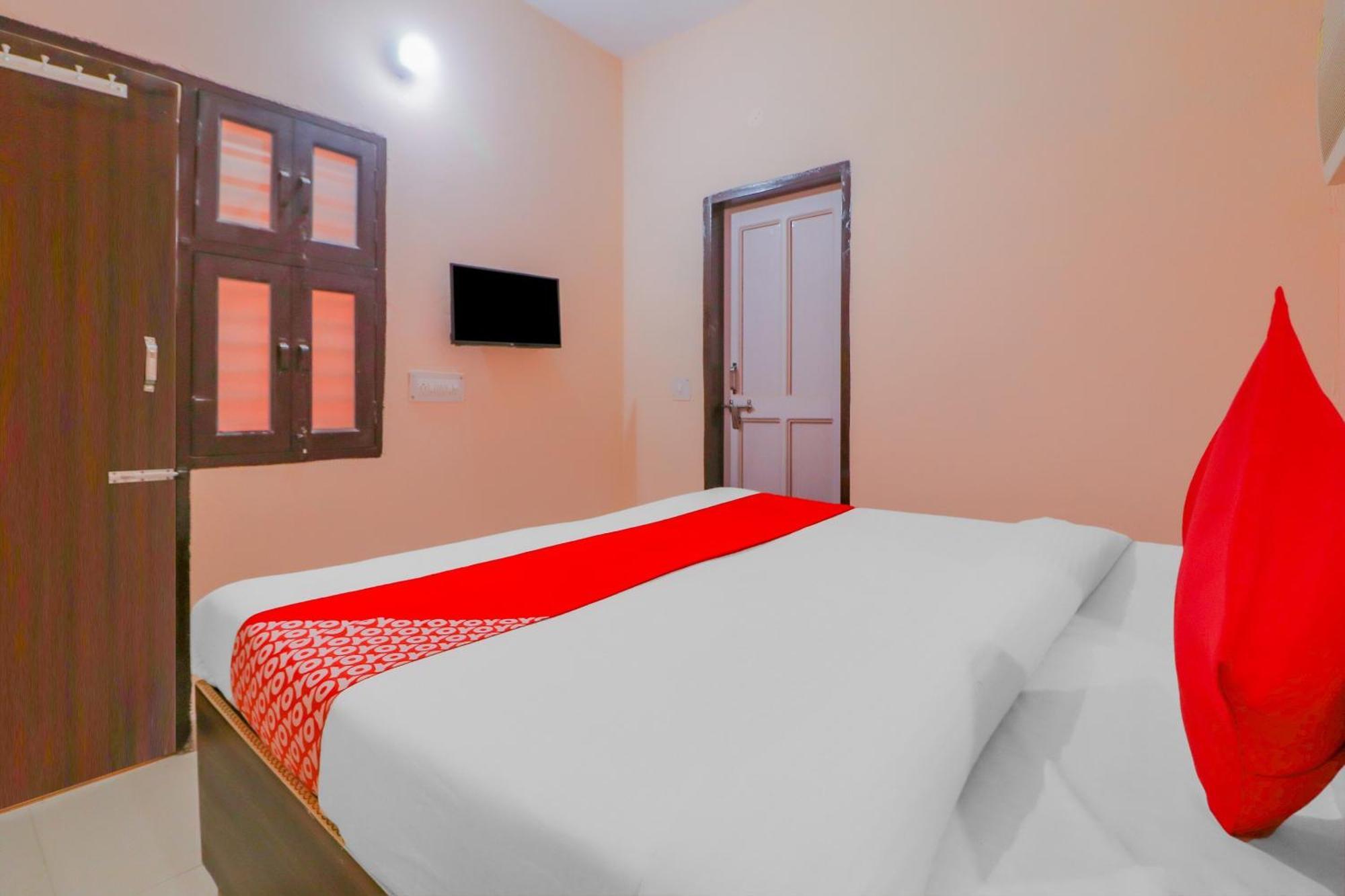 Hotel O Bhardwaj Guest House Garhi Harsaru Dış mekan fotoğraf