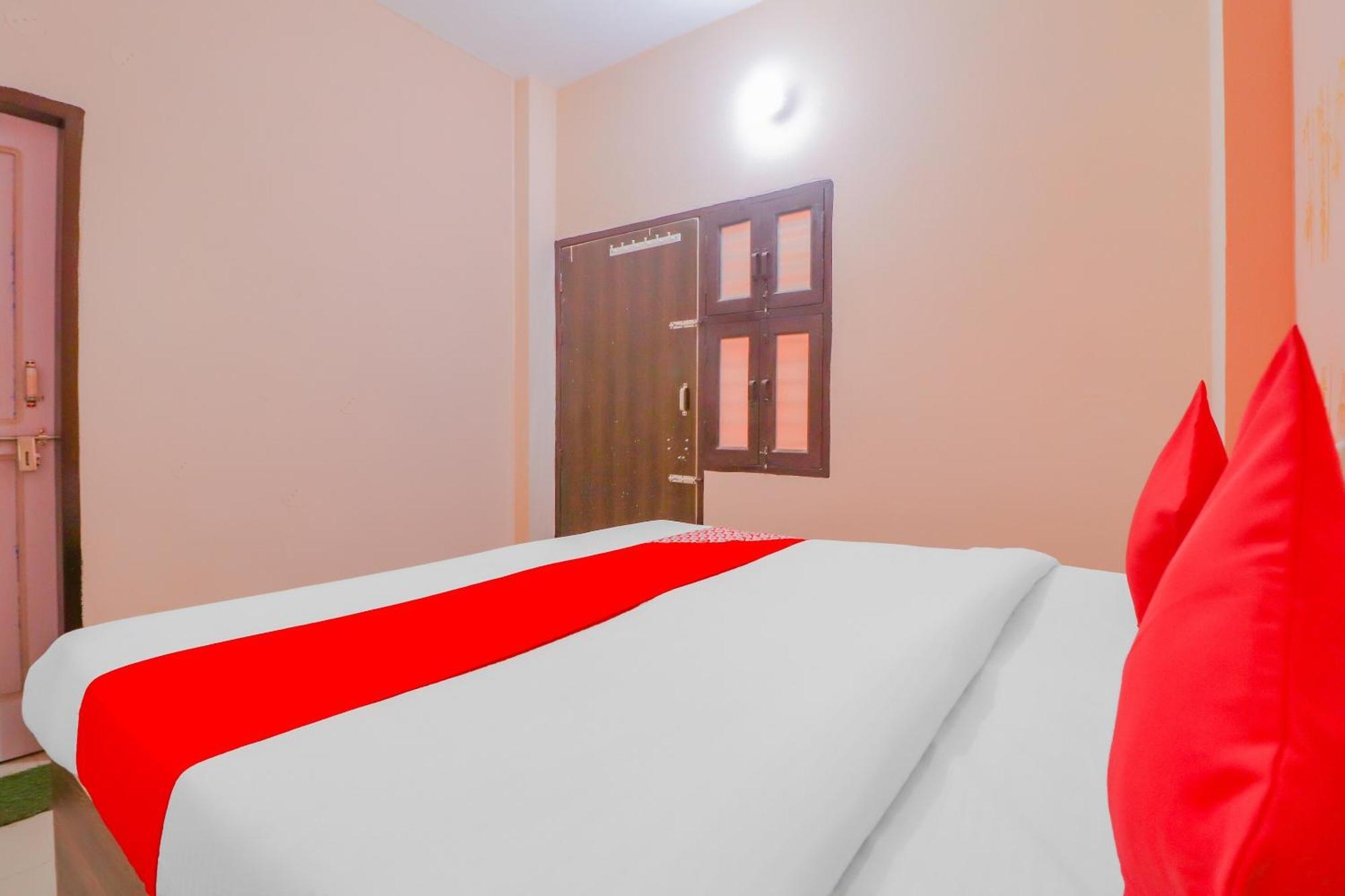Hotel O Bhardwaj Guest House Garhi Harsaru Dış mekan fotoğraf