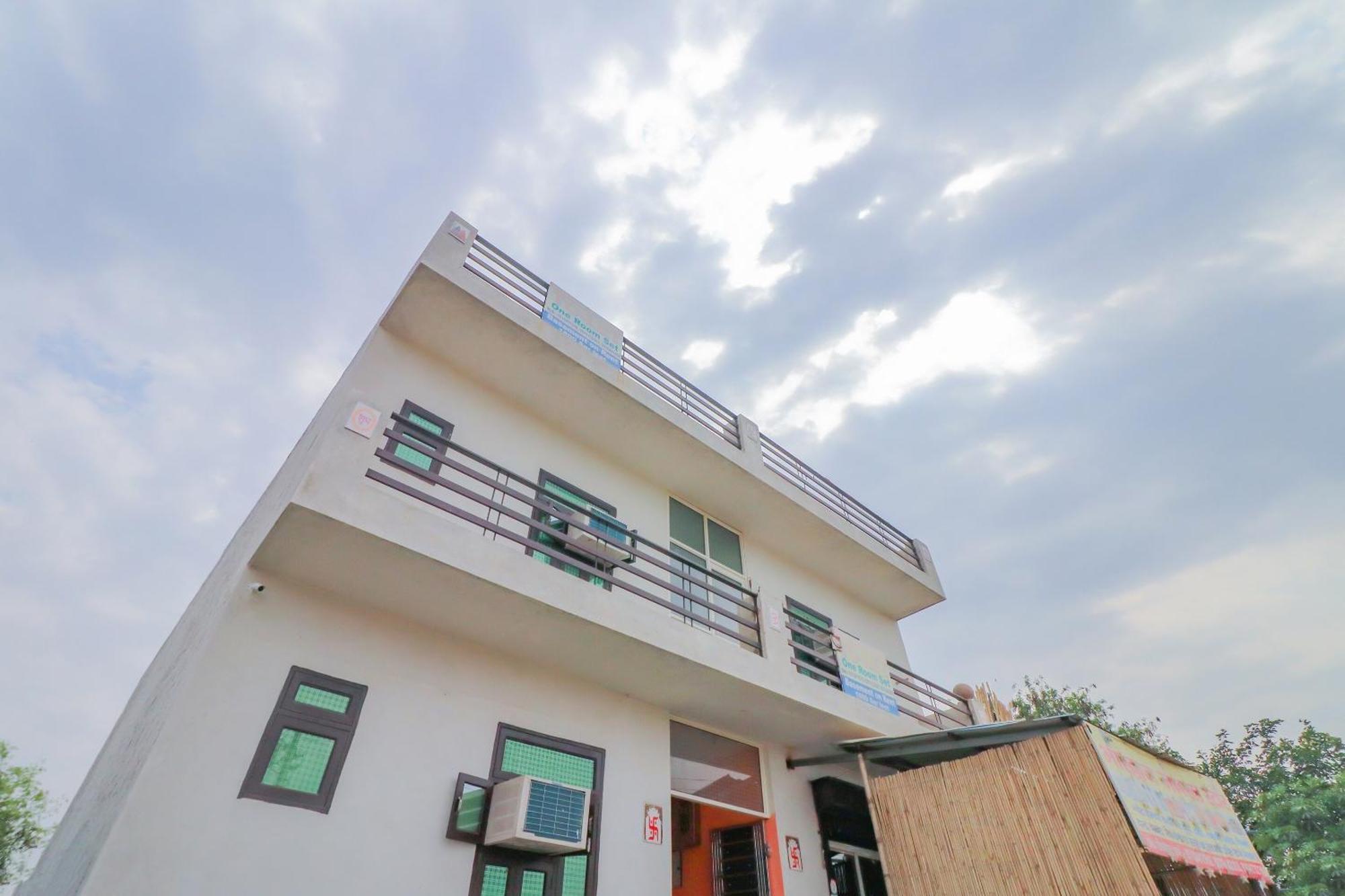 Hotel O Bhardwaj Guest House Garhi Harsaru Dış mekan fotoğraf