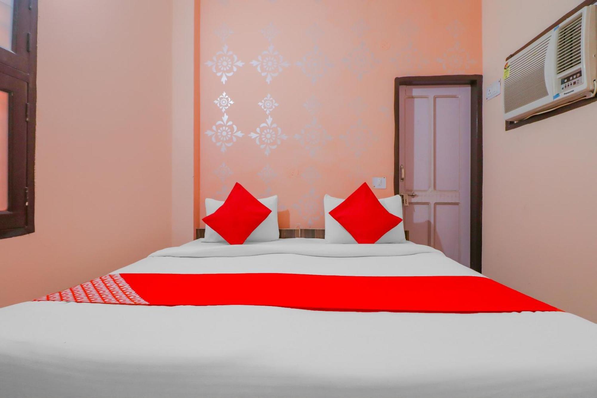 Hotel O Bhardwaj Guest House Garhi Harsaru Dış mekan fotoğraf
